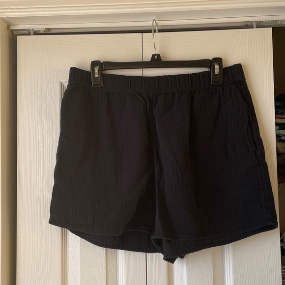 Junior’s Universal Thread Shorts - Picture 1 of 5